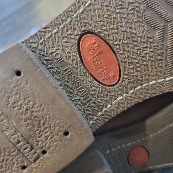 Size 12/13 Wolverine Boots Oil Resistant - Picture 4 of 11